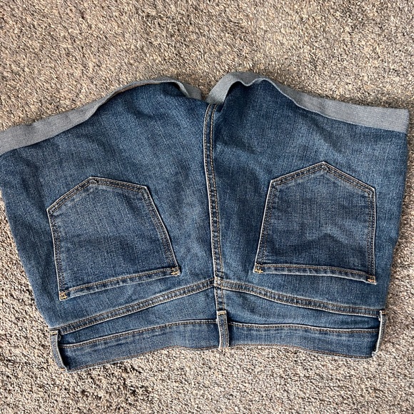 Old Navy Women's Dark Blue Denim Shorts - Picture 4 of 4